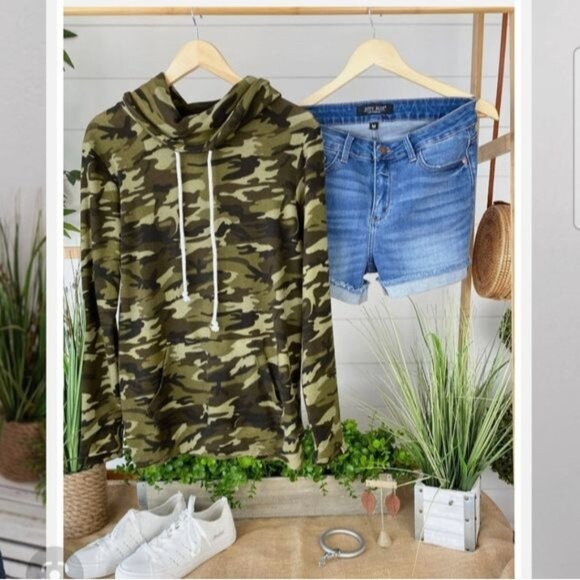 Kenneth Cole Reaction Womens camo Funnel Neck pullover - Picture 16 of 16